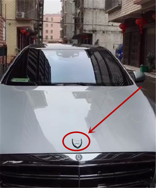 实拍劳伦士s70l前车标是盾牌马力达810匹37秒破百