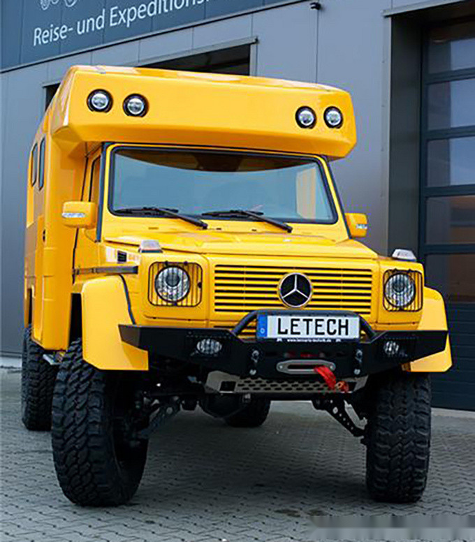 碳纤维车厢纯实木内饰400万的奔驰大g房车