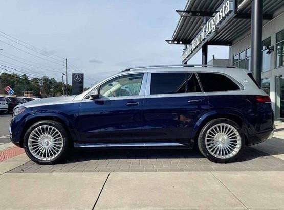 奔驰最壕suv双色车身四座布局马力557匹49秒破百