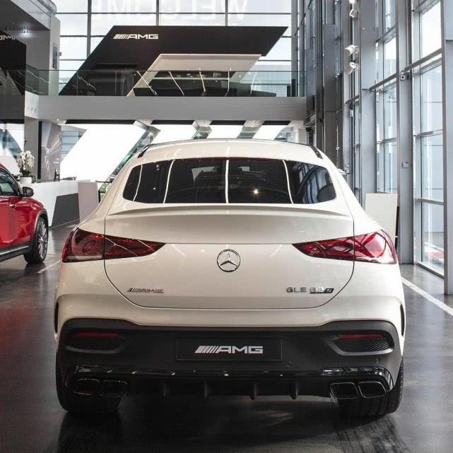 强大的运动气场 梅赛德斯-amg gle 63 s轿跑suv