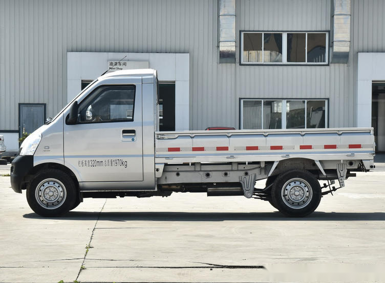 五菱荣光小卡保值_车身