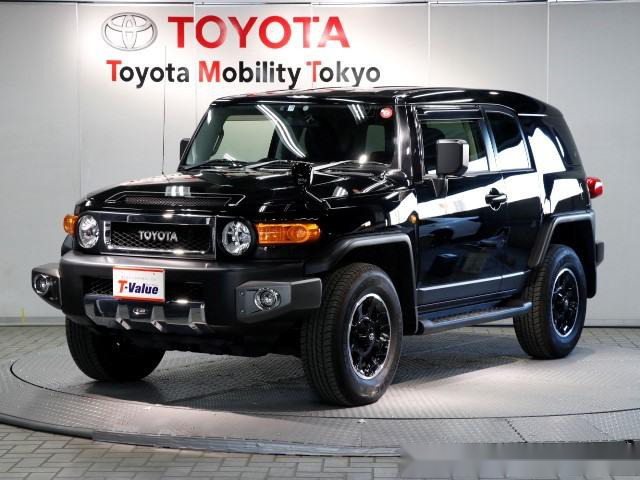 丰田fj酷路泽,硬朗个性的造型,为数不多的硬派越野