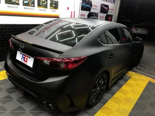 马自达昂克赛拉钛金石墨黑