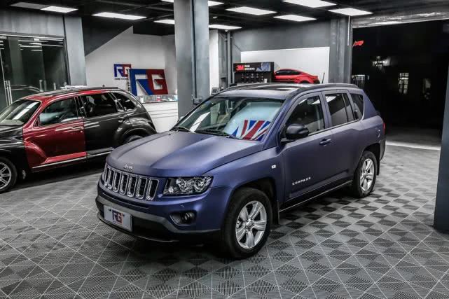 jeep指南者钛金冷夜蓝