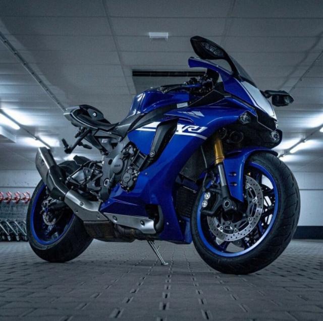 雅马哈r1机车界的颜值担当最喜欢这款车的高颜值