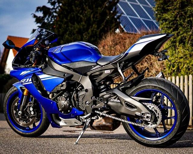 雅马哈r1机车界的颜值担当最喜欢这款车的高颜值