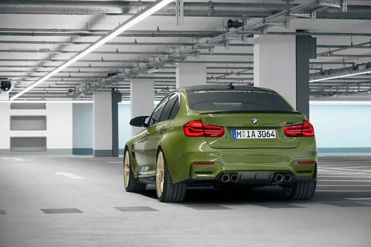 奥迪玩大灯宝马玩颜色一个比一个溜