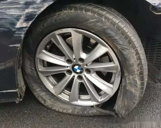 所以出行时对轮胎的检查问题 绝对是不容小视的 一幕幕高速上爆胎发生