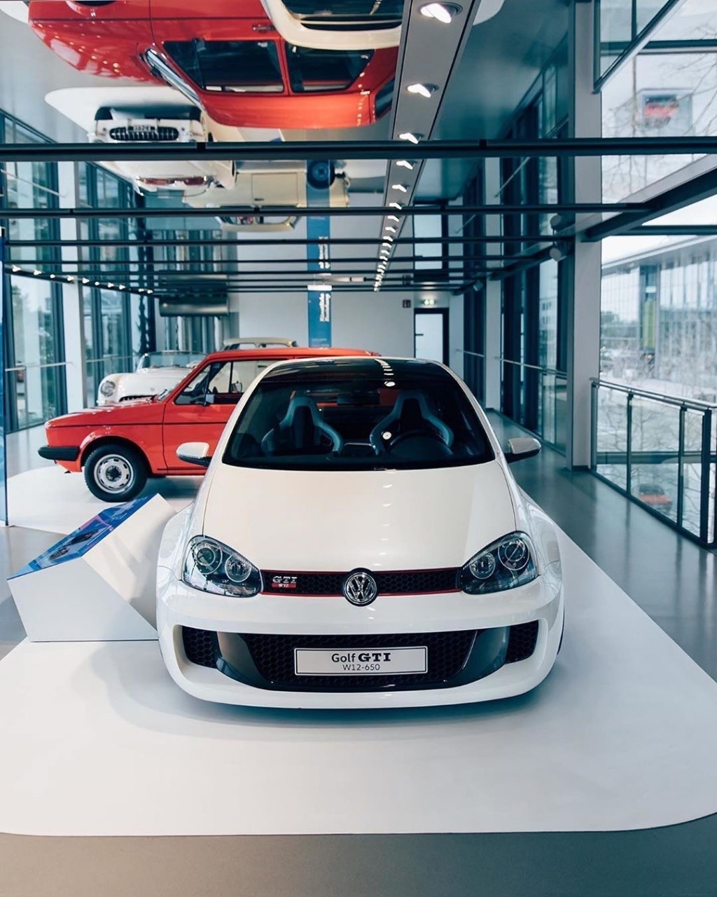 大众闲的无聊造了台小飞机w12的高尔夫gti给油就飞吗