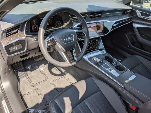 2020款奥迪a6沉稳大气的外观谈生意够面子