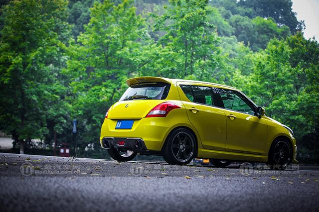 是什么驱使十几万买辆铃木雨燕速翼特改装欣赏