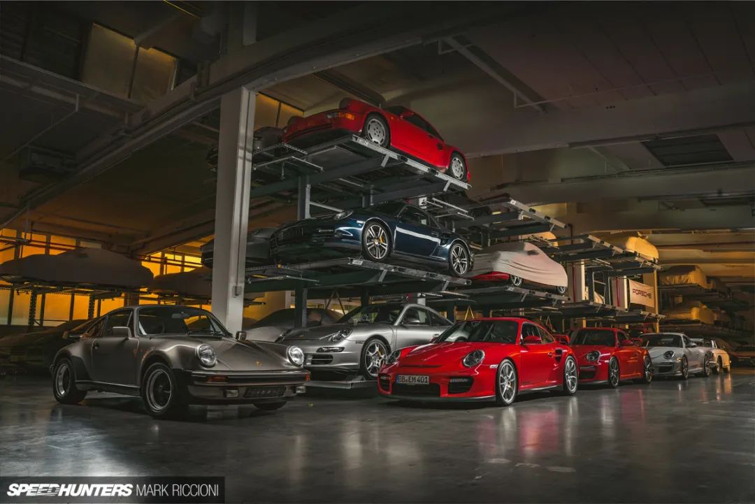 保时捷秘密存放处 一个停满了保时捷的仓库