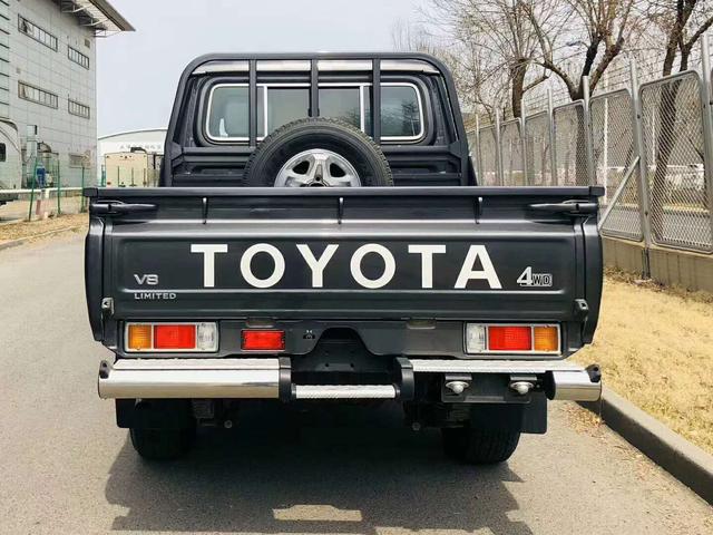 复古野汉子丰田lc79皮卡你见过吗国内罕见户外高清实拍图