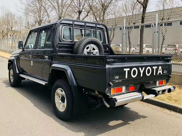 复古野汉子丰田lc79皮卡你见过吗国内罕见户外高清实拍图