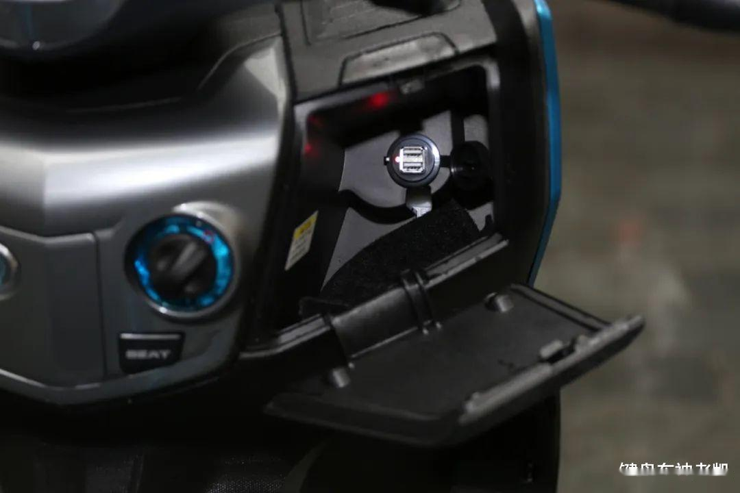 谁说摩托车不能和舒适2020款赛科龙rt3实力出镜