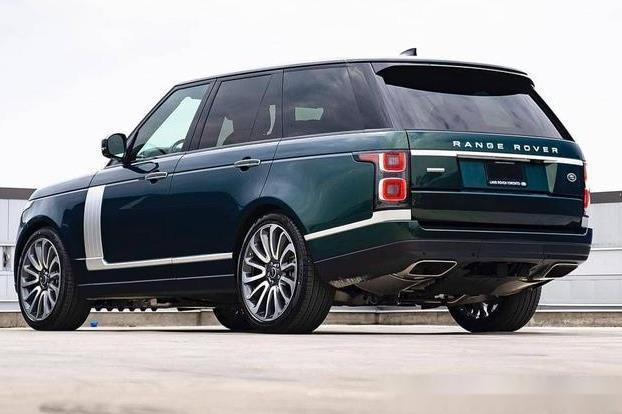 路虎揽胜英国绿配色很优雅造型如同黑武士