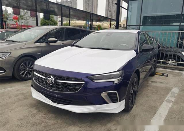 最帅的别克君威车长超4米9配四活塞卡钳按钮式换挡