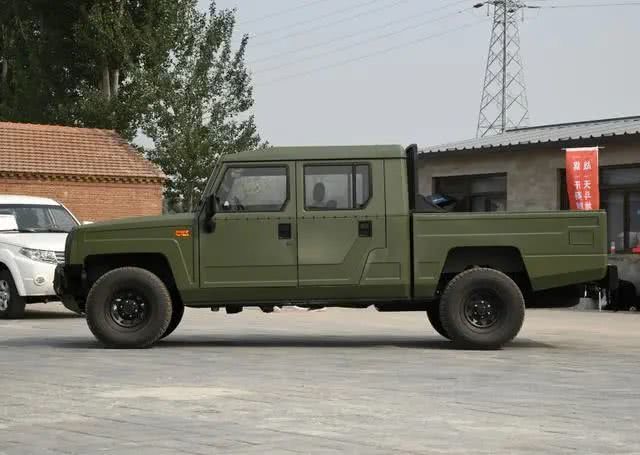 老百姓也能买到的军用"小悍马",国六排放,十万出头,将近6米长