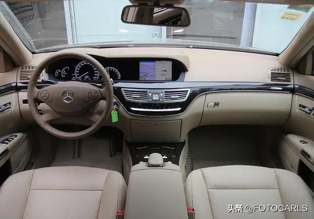 奔驰s300lw221黑色才是主打色这个中控很舒服