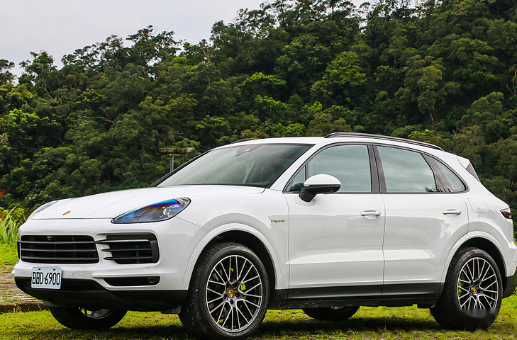 全新混动保时捷卡宴亮相30t双涡轮电动机零百加速5秒真霸气