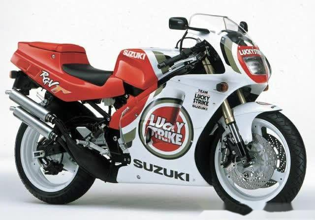 第6款:rg500 gamma(1984-1987)rg500 gamma 实际上是铃木对雅马哈的rd