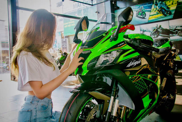 2 5秒破百极速超过300km H 川崎大牛新款实拍 易车