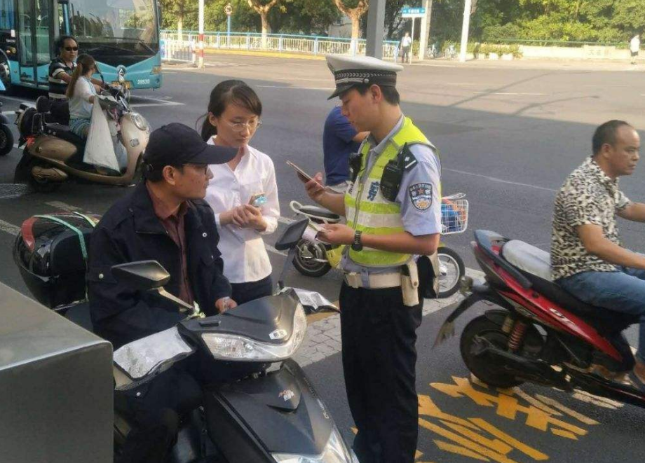 交警通知電動車將嚴查一旦有這幾種行為不管是誰逮到一律罰