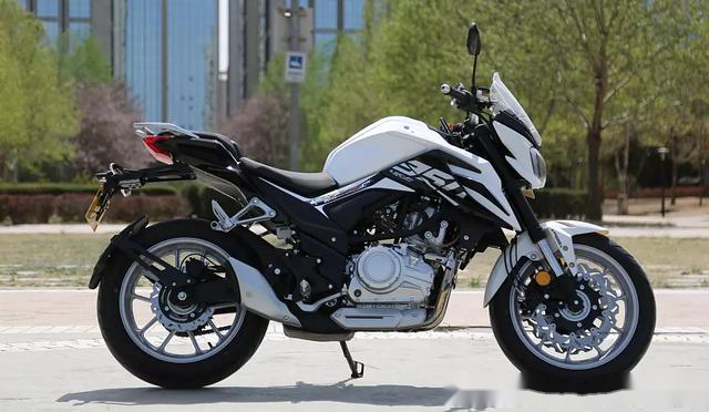 力帆首款双缸街车售价2万多是你的菜吗