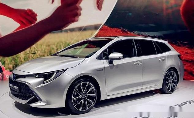 丰田再亮旅行车溜背式车身配led尾灯关键空间超大