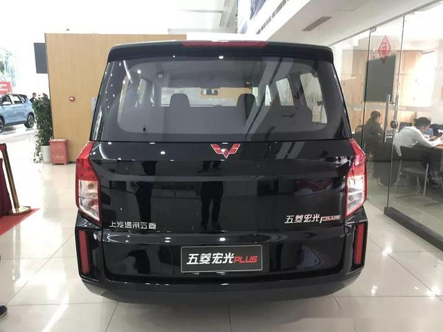 五菱宏光plus黑武士到店内饰终于不再廉价或延续火爆势头