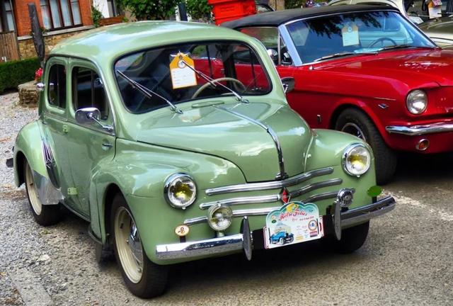 畅销的法式经典小车雷诺4cv