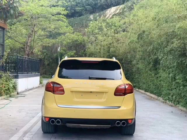 保时捷卡宴48t限量黄