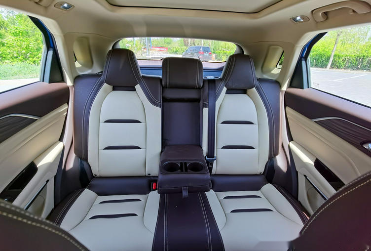 奔腾t77后排-双离合变速箱-易车