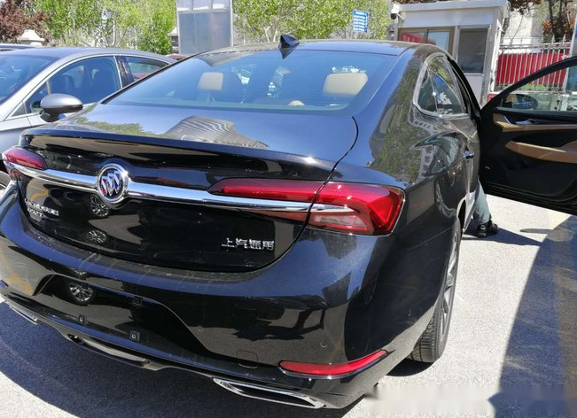 2020款别克君越完成升级配20t9at换装652t尾标2298万起