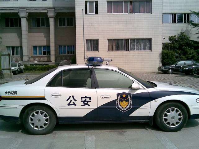 国内警车大变装深圳沃尔沃最帅南宁警车低调最讲牌面的是它