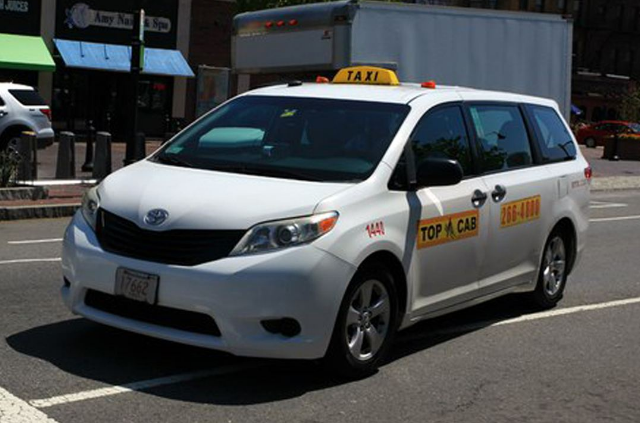 都说丰田开不坏为什么没人用它跑出租车司机我们并不笨