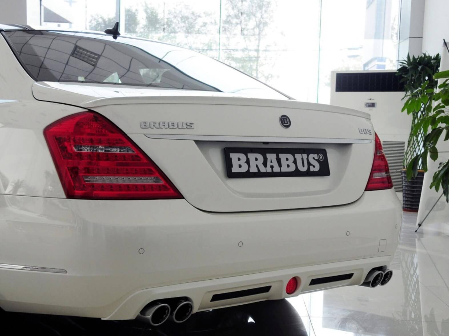 巴博斯绝版车型全球仅12台brabus60s龙年限量版