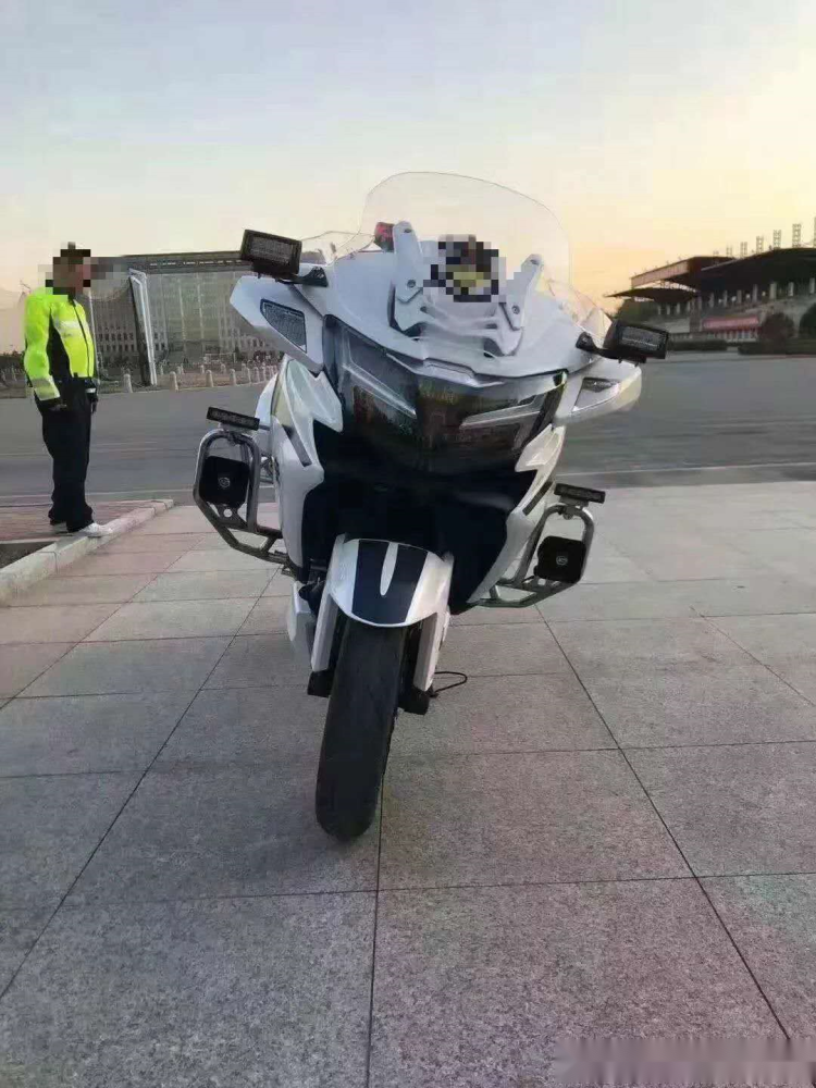 春風公升級國賓警用版cf1250j正式發佈國產摩托車進入公升時代