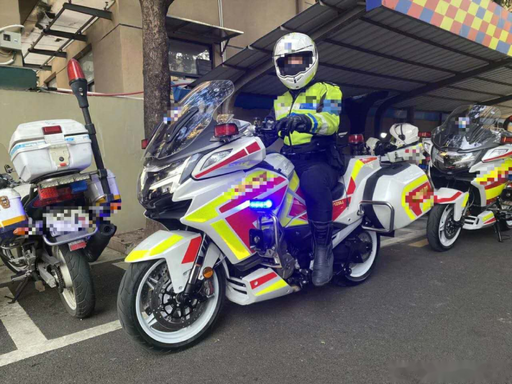 春風公升級國賓警用版cf1250j正式發佈國產摩托車進入公升時代