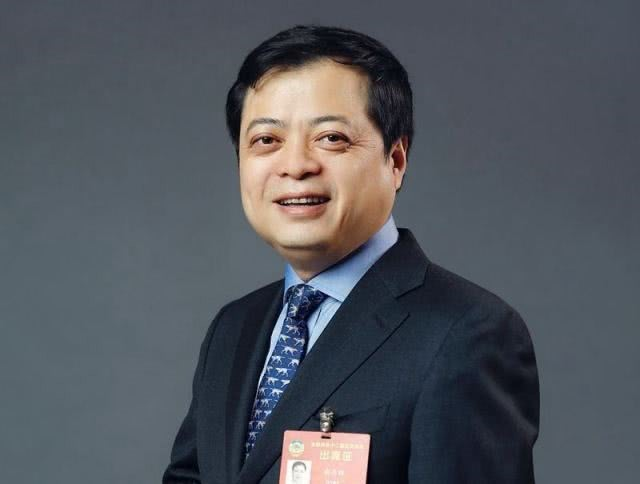 没错就是电工界赫赫有名的正泰集团董事长南存辉