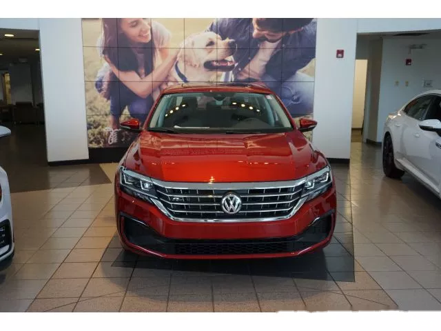 大众帕萨特,红色涂装很有高级感,沉稳大气_易车