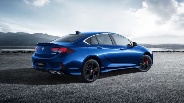 20万入手高颜值美系轿跑小姐姐体验新款别克君威gs