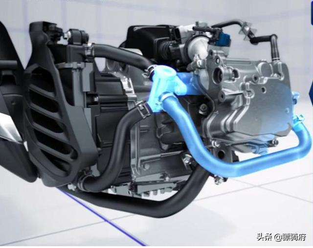 这款车配备了一颗雅马哈水冷单缸四气门蓝芯发动机,排量为155cc,最