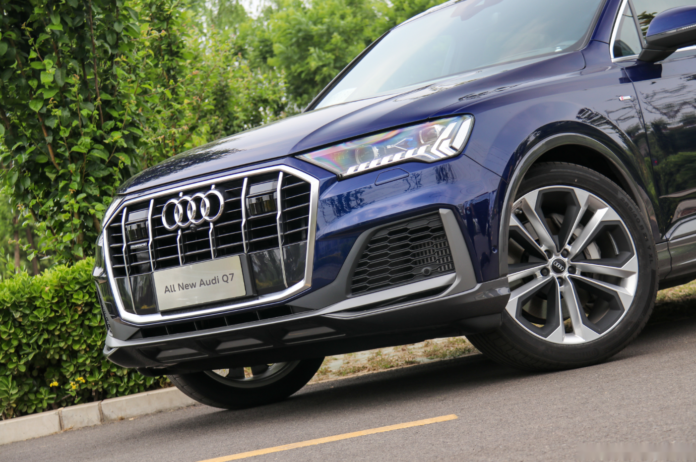 同级车型最高规格标配全新奥迪q7起售6898万