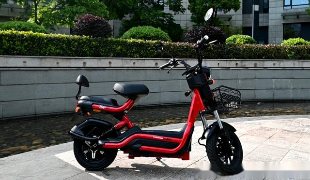 极具战斗性的电动车骨架轻摩美学外观比德文酷战越野版来啦