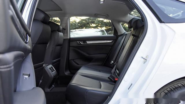 十代雅阁重登销量排行榜第一,想买的话这些缺点你必须知道