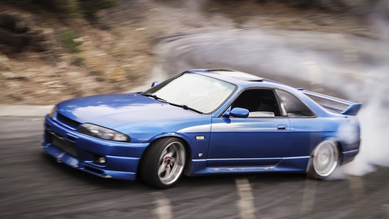 拓海附体!看牛人驾驶日产skyline r33赛道漂移