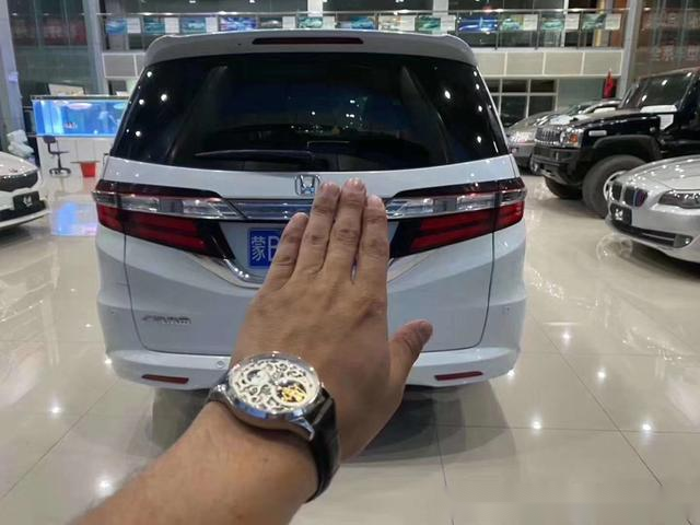 15年本田奥德赛2.4自动高配 双电动门 无钥匙进入一键启动