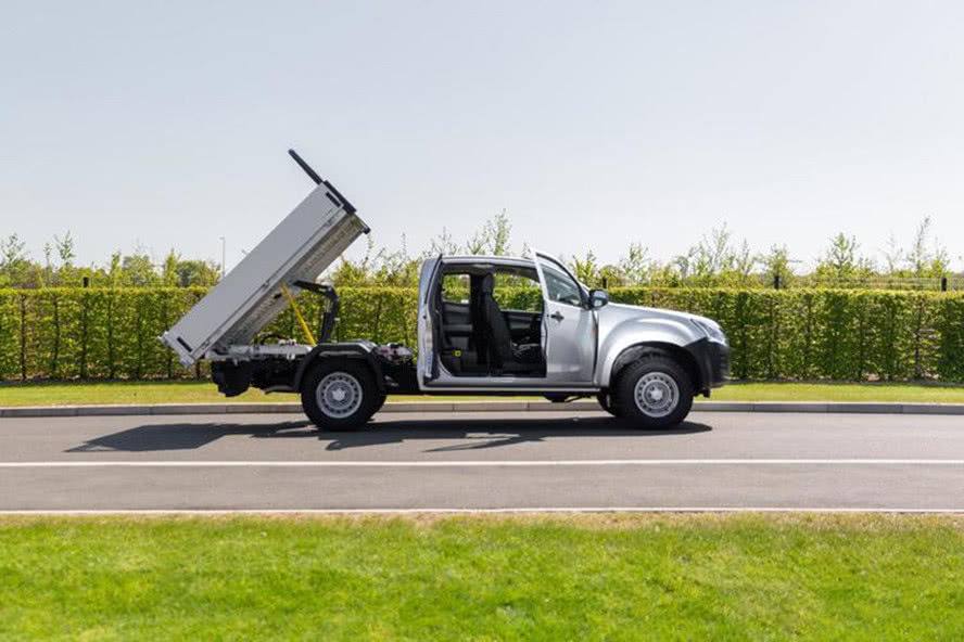 对开车门三开货箱还能自动翻斗这才是真正能干粗活的皮卡