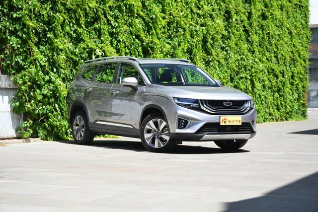 轴距超汉兰达 后排带大床房 实拍吉利豪越5座版